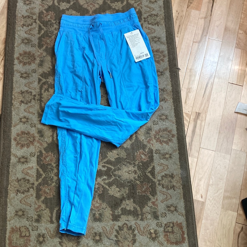 NWT Lululemon dance studio midrise crop size 2